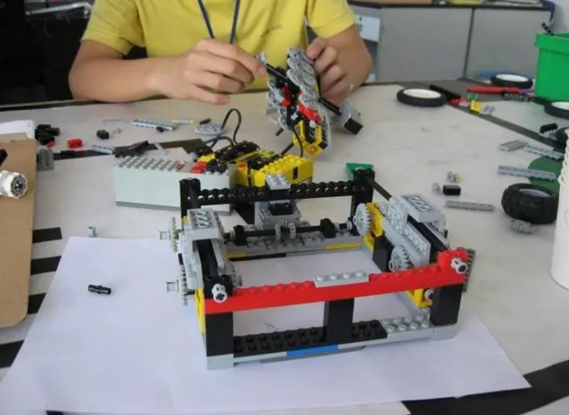 樂學樂創機器人教育加盟