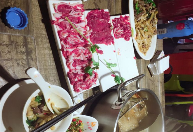 聚牛荟鲜牛肉火锅加盟 聚牛荟鲜牛肉火锅加盟