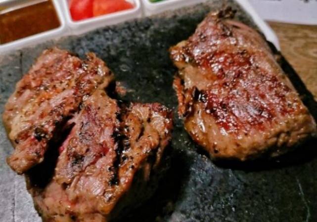 赤焰岩烧牛排