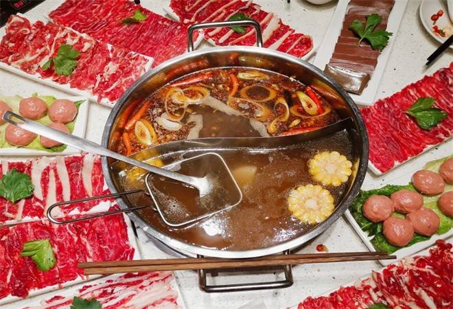 聚牛荟鲜牛肉火锅