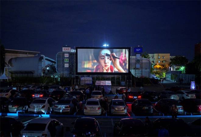 露天汽车电影院