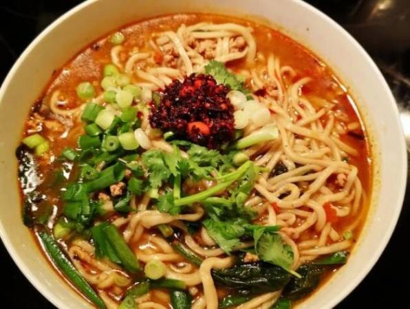 三千吼小锅米线