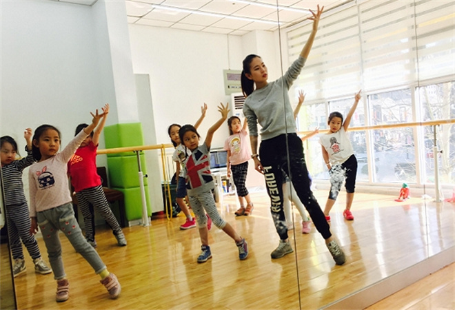 红樱桃舞蹈加盟 红樱桃舞蹈加盟