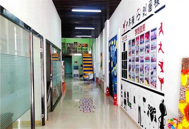 华亚先锋艺术培训