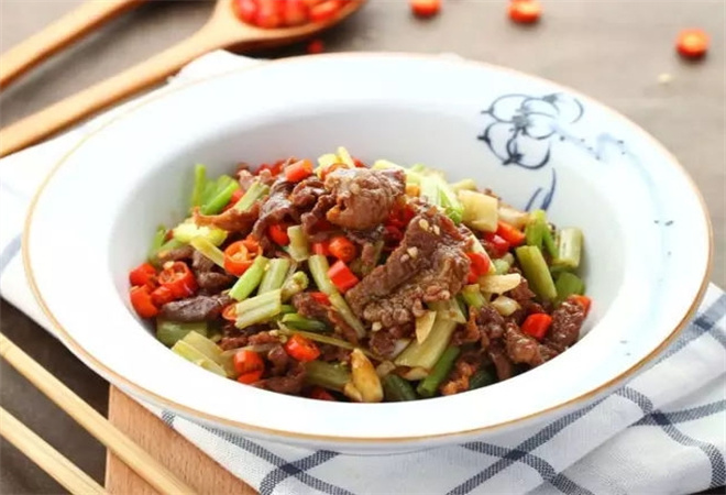 朝天椒现炒黄牛肉加盟