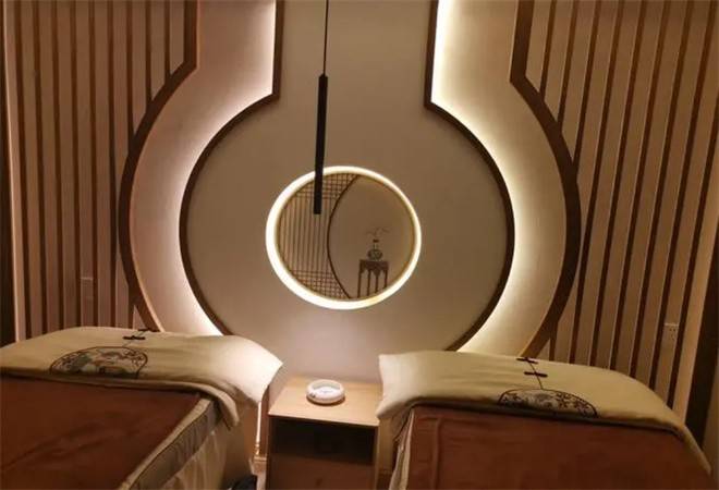 足疗采耳养生馆