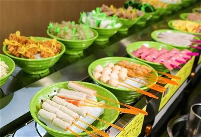 蜀九婆旋轉(zhuǎn)小火鍋加盟