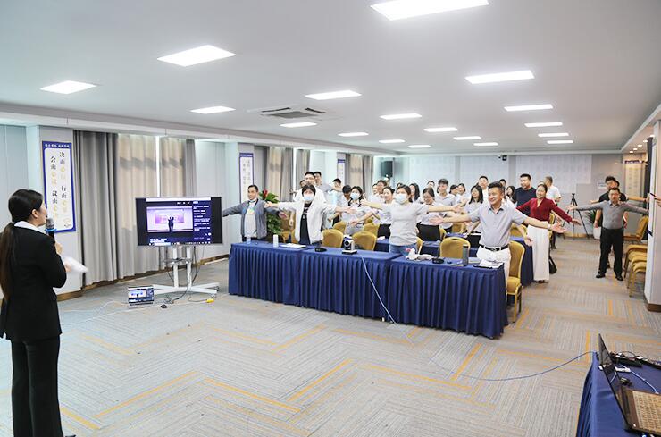 博士有成學習桌加盟