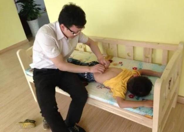 张寄青小儿推拿