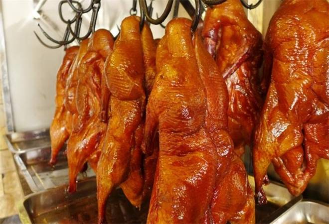 时鲜果木炭烤鸭