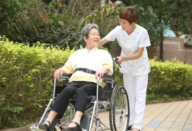 康乐年华养老院