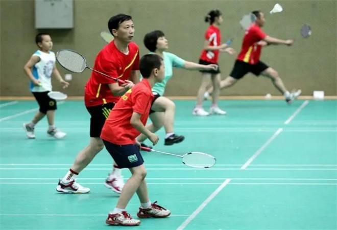 羽毛球培训