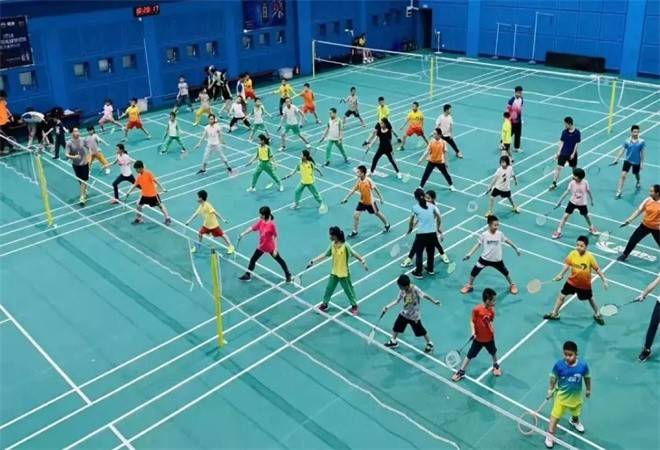 羽毛球培训机构