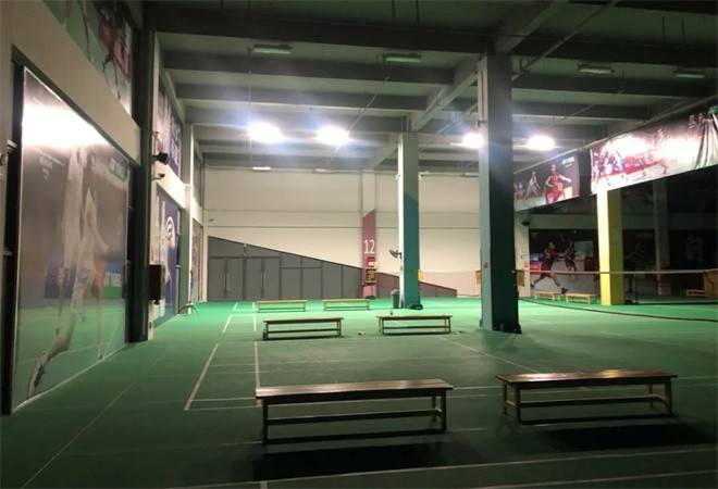 布吉羽毛球馆
