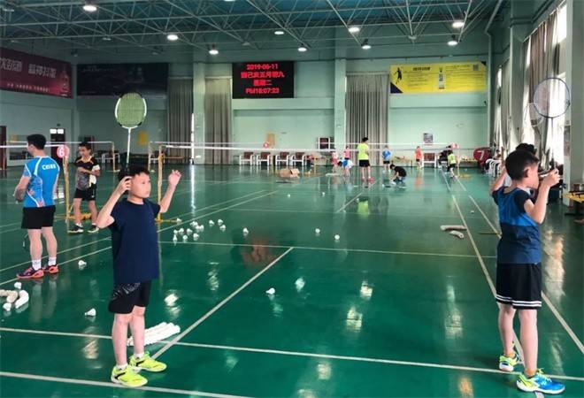 羽毛球培训机构