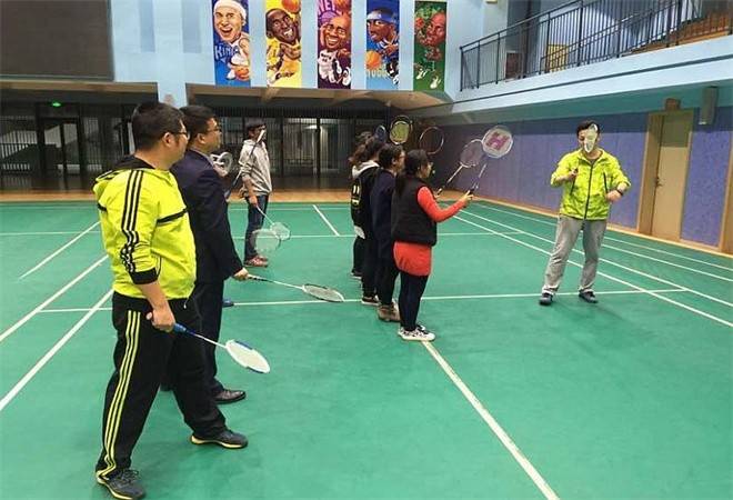 羽毛球培训
