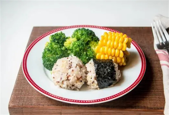 雲(yún)饞飯團(tuán) 雲(yún)饞飯團(tuán)