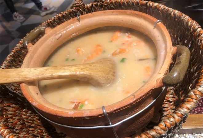 潮苑海鲜砂锅粥加盟