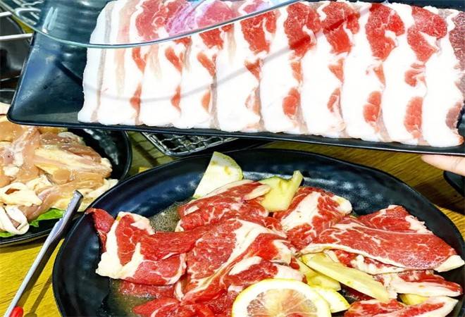 东北炭火烤肉店