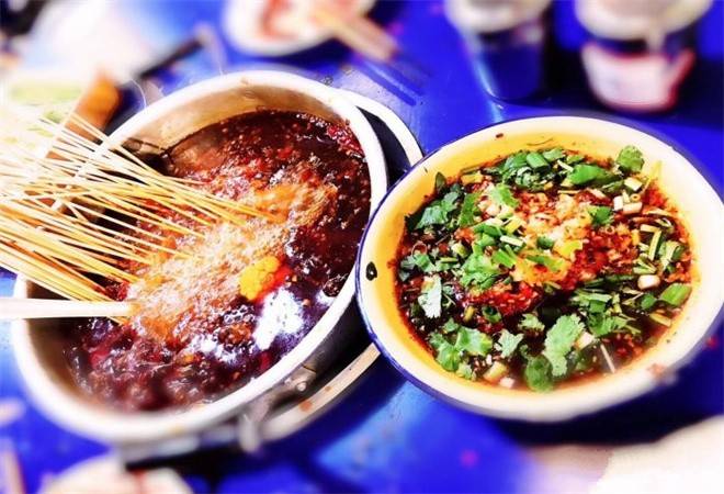 串串香麻辣烫店