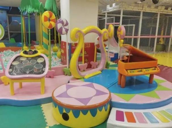 无动力游乐设备