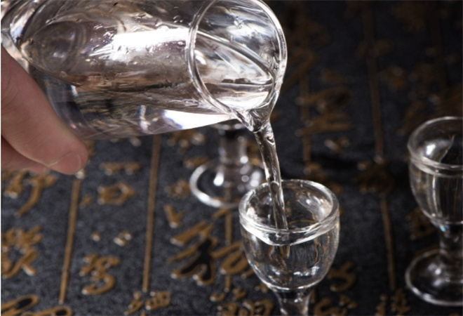 百圣泉白酒