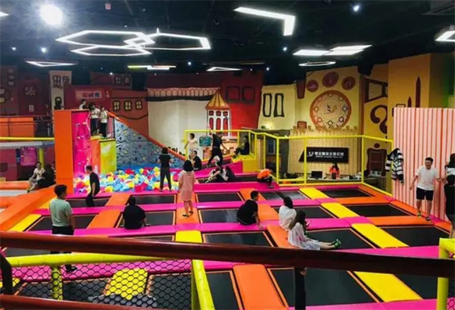 蹦床設(shè)備廠家
