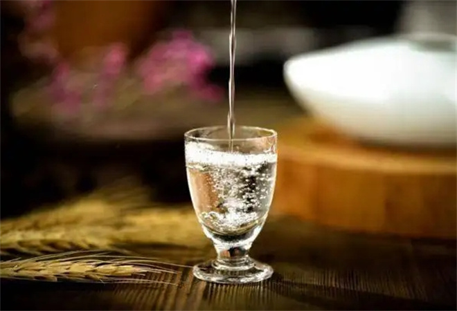 百圣泉白酒