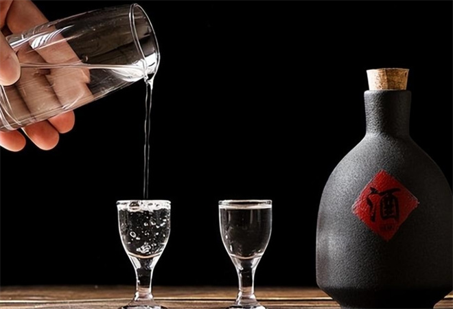 百圣泉白酒