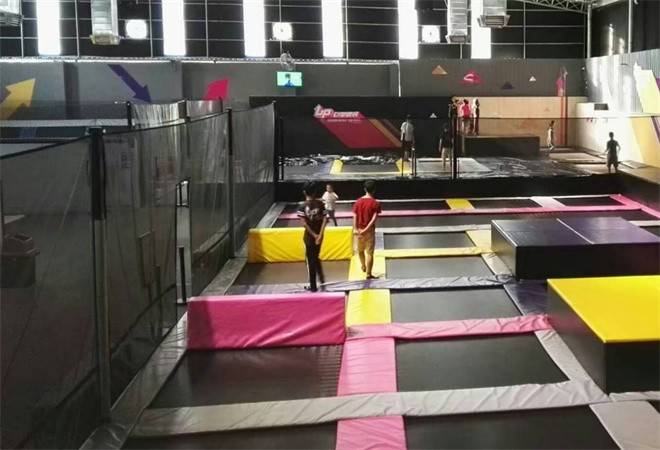 蹦床厂家