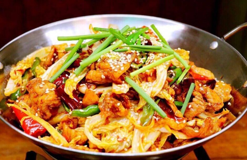 銅鍋居精致家常菜加盟