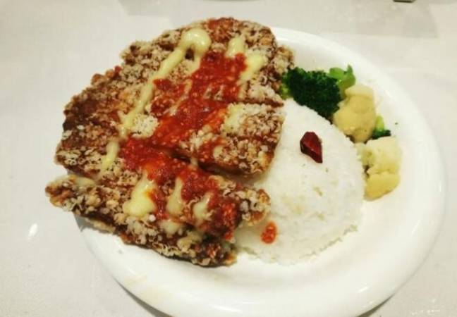 黑胡椒鸡排盖浇饭