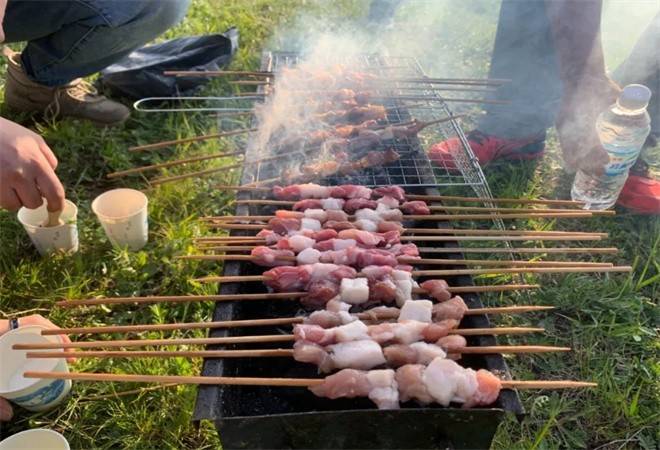 露营式烤肉