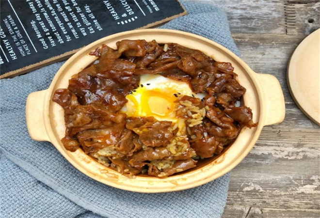 肥牛飯