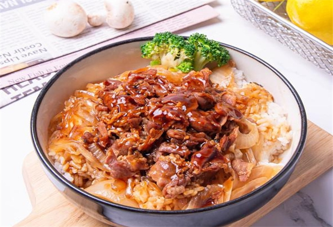 肥牛飯