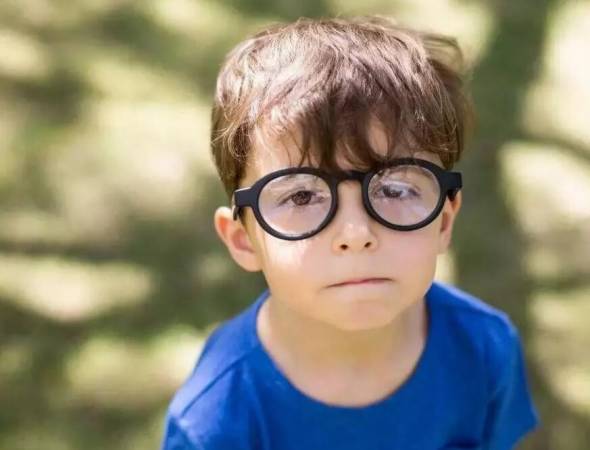 儿童眼镜