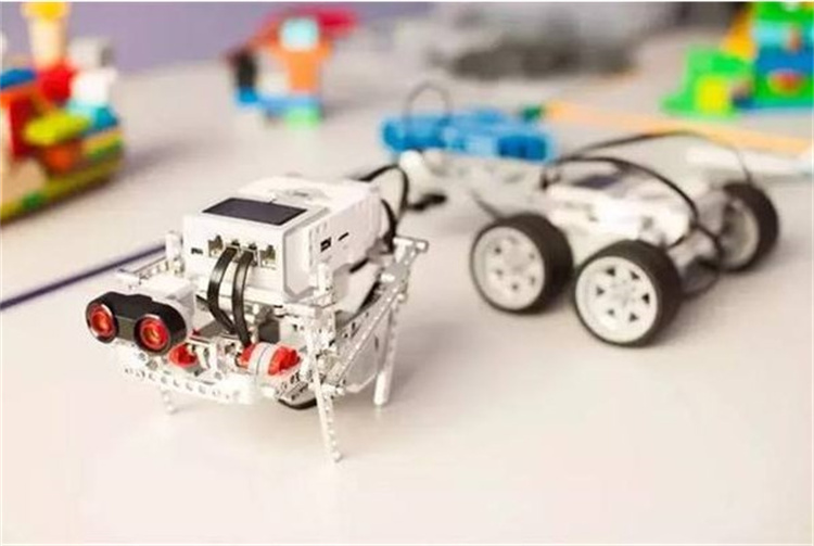 小硕儿童教育机器人 小硕儿童教育机器人