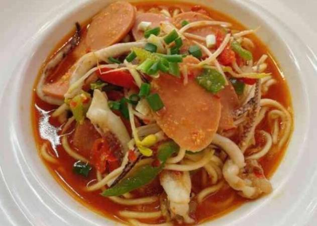蜀味引海鲜焖面