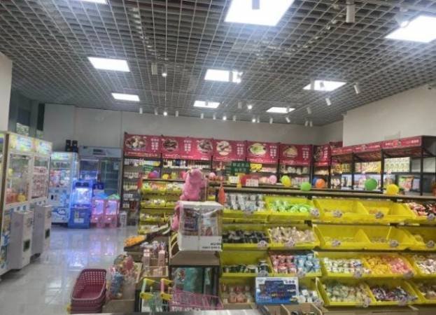 专卖零食的连锁店