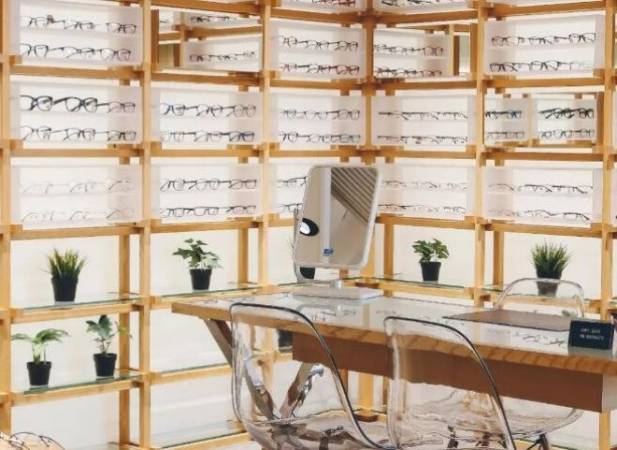 上目眼镜店