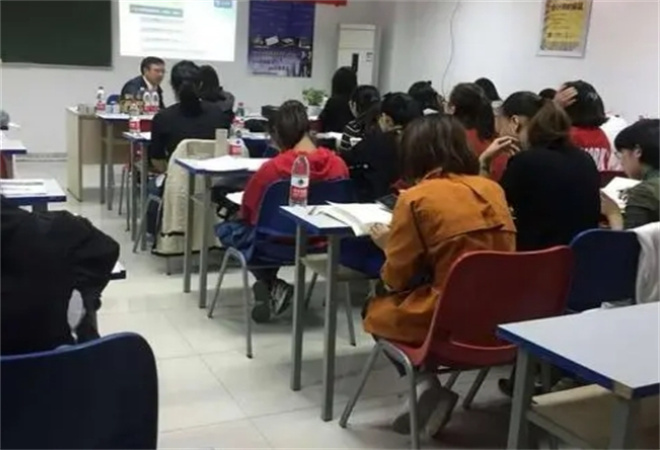 成人職業(yè)資格證代理