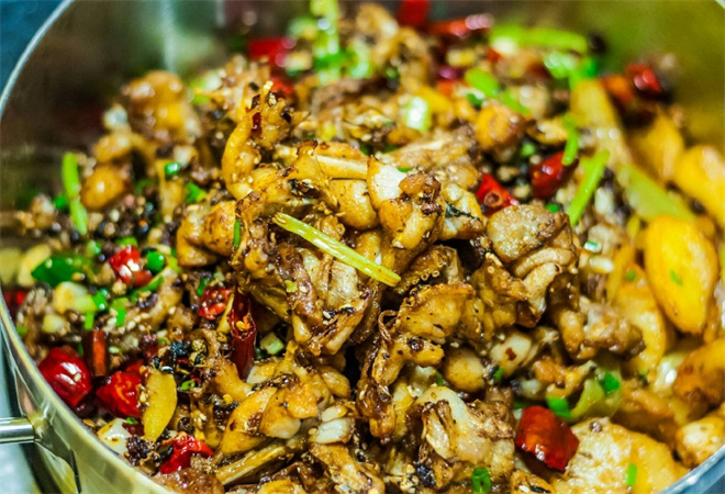 特色牛蛙火鍋加盟