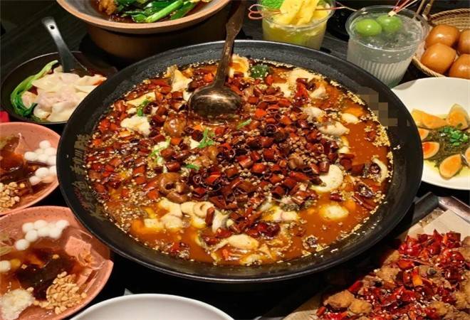 朱世红钢盆水煮鱼