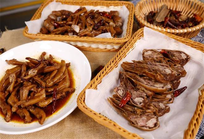 鸭元元现捞鸭货