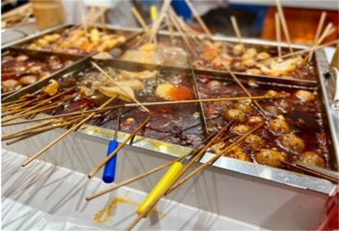 辣哥辣妹串串麻辣燙加盟