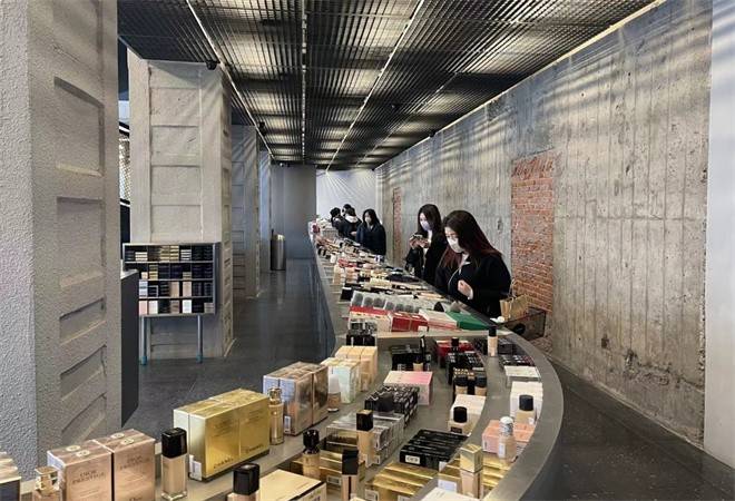 话梅彩妆集合店