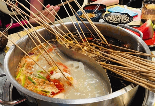 牛轰轰重庆火锅串串加盟