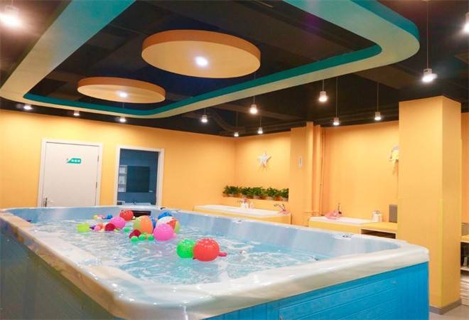 婴儿水育馆