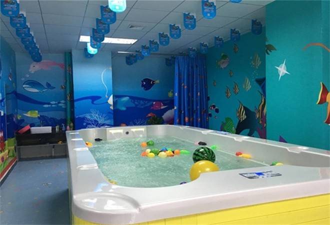 婴幼儿游泳中心