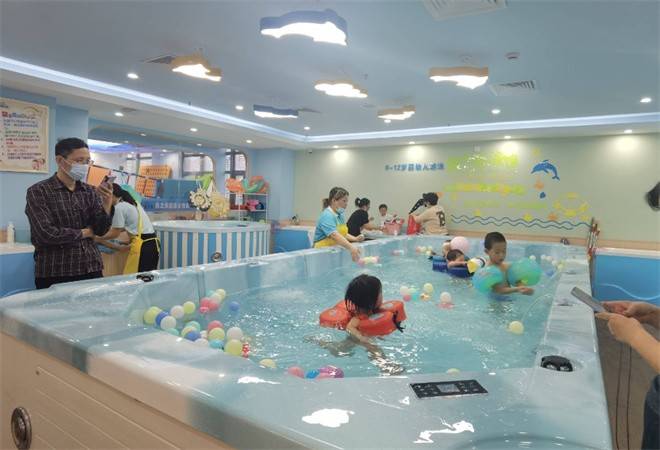 婴儿水育馆